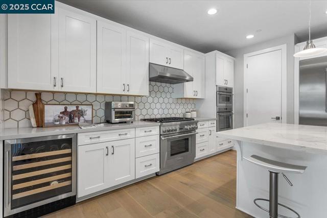 17691 Whisper Ln, Castro Valley CA: https://media.crmls.org/mediaz/4ca58271-2553-4e00-b219-5d43485f14bc.jpg