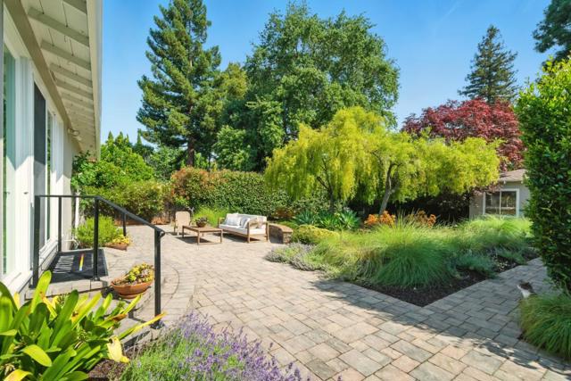 263 W Oakwood Boulevard, Redwood City CA: https://media.crmls.org/mediaz/4ca62ef7-0118-45a1-aecf-6dd424c1569a.jpg