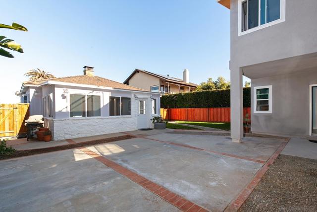 Image 46 of 75 For 4445 Coronado Avenue