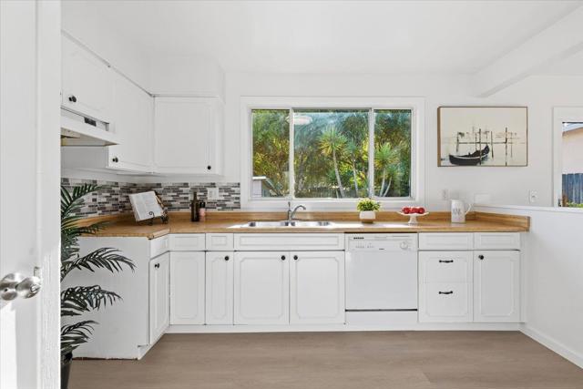 137 Adrian Avenue, South San Francisco CA: https://media.crmls.org/mediaz/4ca67910-fa61-48fe-bb9b-21e8299bd5a8.jpg