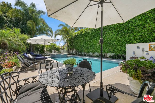 717 North Rodeo Drive photo 35