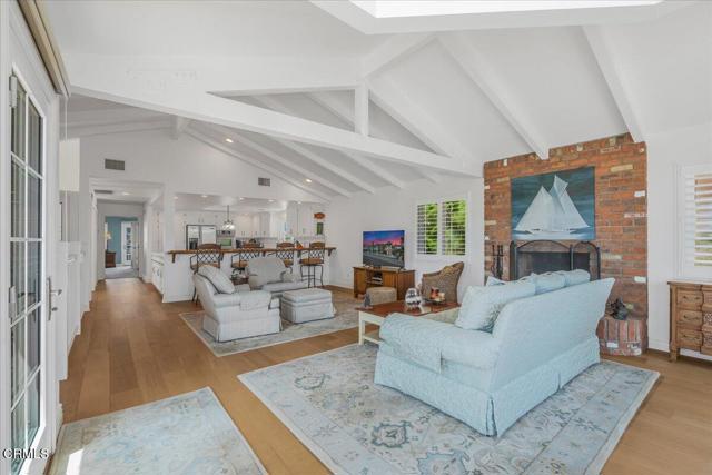 1230 Mandalay Beach Road, Oxnard CA: https://media.crmls.org/mediaz/4ca6ae3e-adc6-4f43-8e9f-8446b45ff5a0.jpg