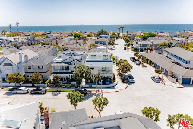 1703 Plaza Del Sur, Newport Beach CA: https://media.crmls.org/mediaz/4ca6b7c1-e028-4f8c-a164-07a4fb1df77a.jpg