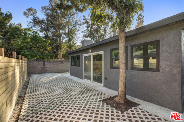 2634 Rich Street, Los Angeles CA: https://media.crmls.org/mediaz/4ca71728-8853-401a-b0ee-e2da85e651d2.jpg