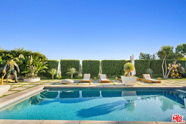 6320 VIA CATALDO Street, Malibu CA: https://media.crmls.org/mediaz/4ca72967-811f-4f4a-96f6-0ba0e389f6a7.jpg