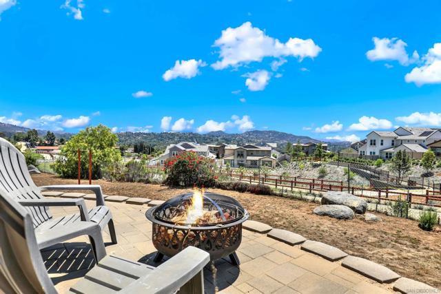 17342 Tam O Shanter Dr, Poway CA: https://media.crmls.org/mediaz/4ca74e78-80d5-45f7-ae35-fa78ef594337.jpg