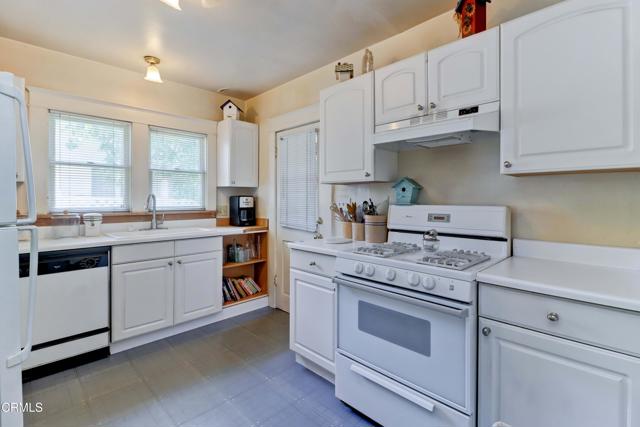 320 W Lemon Avenue, Monrovia CA: https://media.crmls.org/mediaz/4ca87de3-1687-4b8b-9217-1d0a6cbb6bd1.jpg
