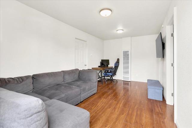 23 Capitol Street, Salinas CA: https://media.crmls.org/mediaz/4ca89dcb-bdb0-4092-8c5f-52833524e7ee.jpg
