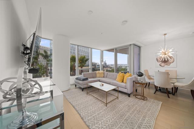 888 W E St, San Diego CA: https://media.crmls.org/mediaz/4ca905b7-2e2b-41c6-ad30-afcc0bbd06dd.jpg