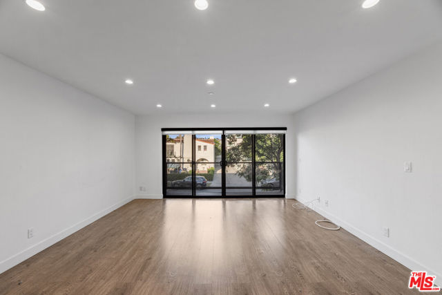 725 N Alfred Street, Los Angeles CA: https://media.crmls.org/mediaz/4ca926c6-e45e-43a9-bc6a-e38eeb89e826.jpg