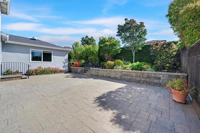 19028 Clemans Dr, Castro Valley CA: https://media.crmls.org/mediaz/4ca934dc-4680-4ded-82d1-8fd03ef0cf3b.jpg