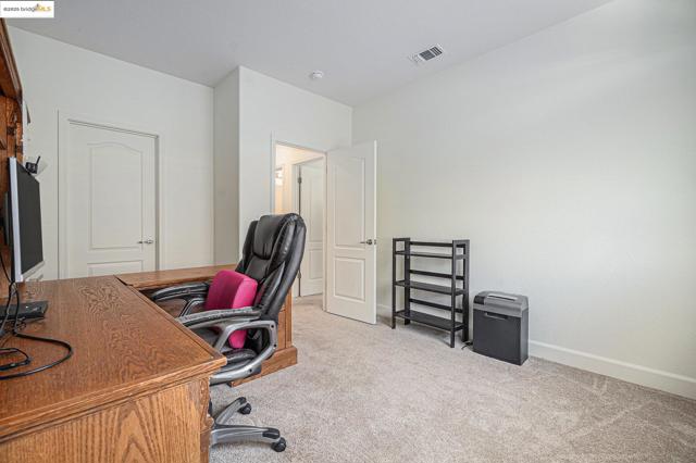 140 Ridge Crest Ct, Oakley CA: https://media.crmls.org/mediaz/4ca947eb-cff6-4c70-bf04-758b24c60b6a.jpg