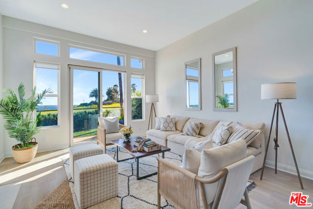 6412 Lunita Road, Malibu CA: https://media.crmls.org/mediaz/4caa5c12-cfeb-4f38-bdcb-d031e18dacec.jpg