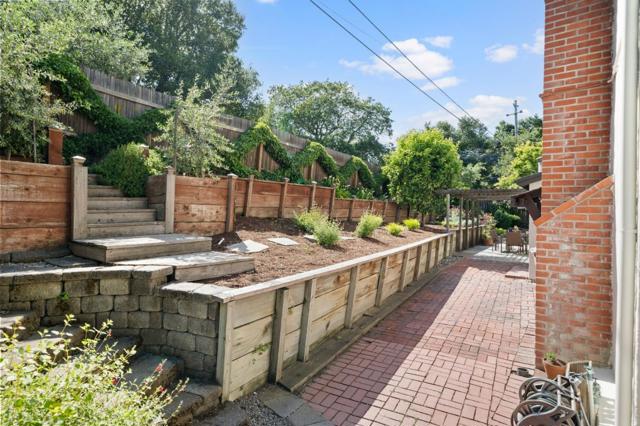 1670 Whitham Avenue, Los Altos CA: https://media.crmls.org/mediaz/4caa7be7-5d77-42d2-b838-c8034ca8ea39.jpg