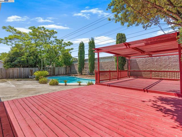 8612 Wicklow Ln, Dublin CA: https://media.crmls.org/mediaz/4caac138-5cf8-48b8-94d3-d9b92a2b420c.jpg