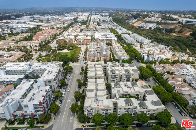 13044 Pacific, Playa Vista CA: https://media.crmls.org/mediaz/4cab6669-9956-4b08-9c99-65c9c0cde783.jpg