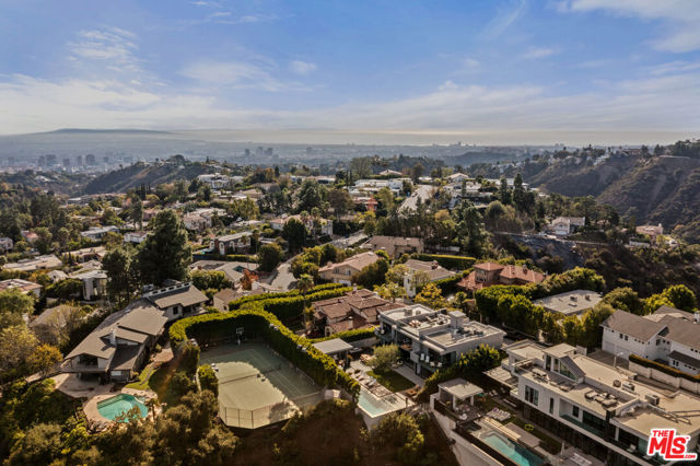 1632 Stradella Road, Los Angeles CA: https://media.crmls.org/mediaz/4cabea53-ca1a-46a8-ae94-9d2dd0c879dd.jpg