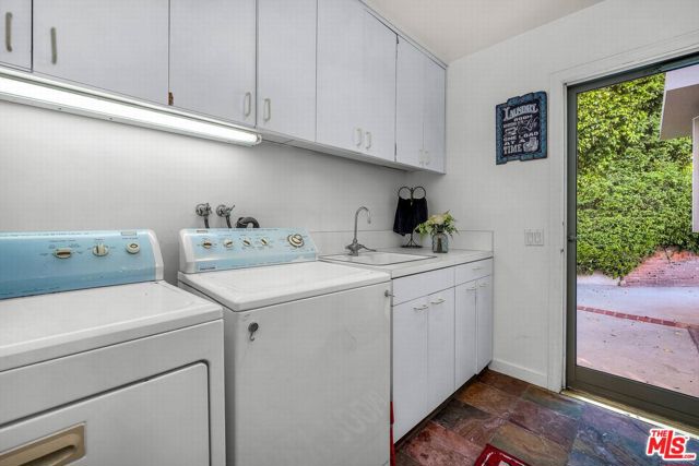 10321 Rochester Avenue, Los Angeles CA: https://media.crmls.org/mediaz/4cac2b12-0f61-42a6-815a-8bed78df67d3.jpg
