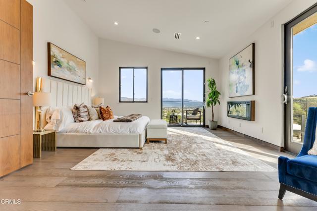 Detail Gallery Image 24 of 69 For 12480 Viewcrest Rd, Los Angeles,  CA 91604 - 5 Beds | 7 Baths