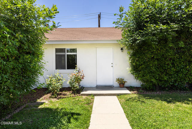 1077 Haven Avenue, Simi Valley CA: https://media.crmls.org/mediaz/4cac3cf7-3efa-4e23-b3b2-9334c834f9d7.jpg