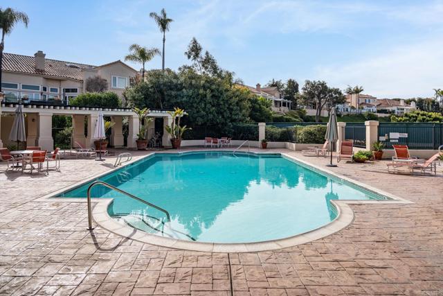 14730 Caminito Porta Delgada, Del Mar CA: https://media.crmls.org/mediaz/4cacc194-2d7c-4fe5-a8f2-0ab063cc02c9.jpg