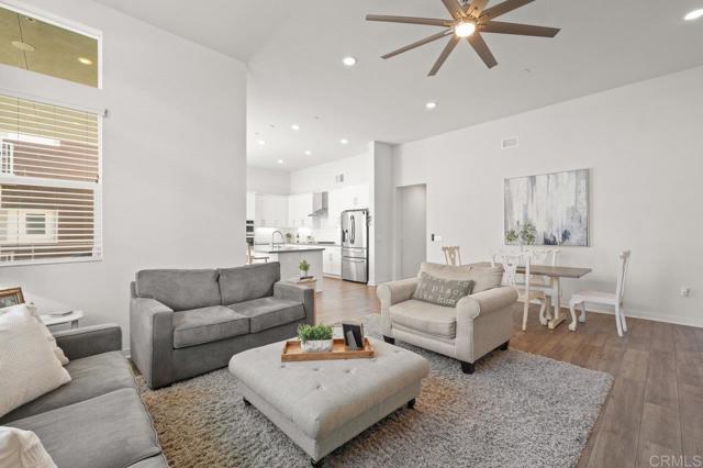 2035 Bravo Loop, Chula Vista CA: https://media.crmls.org/mediaz/4cad1574-de05-44fa-9cb6-0926cfb3c3dc.jpg