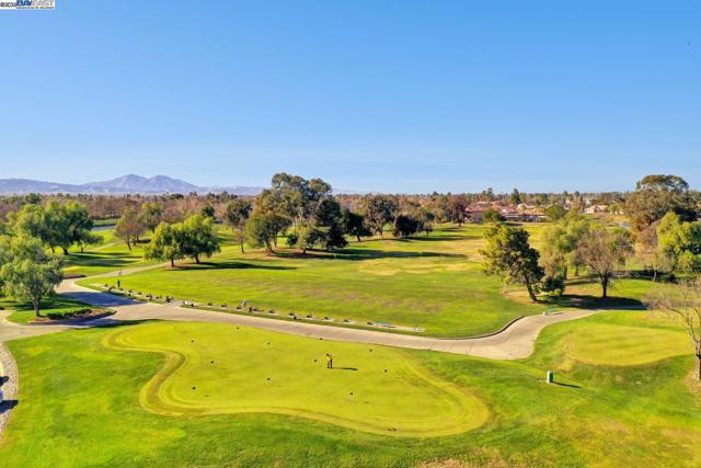 5771 Gateway Ct, Discovery Bay CA: https://media.crmls.org/mediaz/4cad18b8-f12c-469d-a5b9-341c23f6b359.jpg