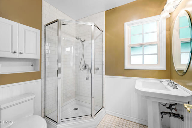 846 W Hillcrest Boulevard, Monrovia CA: https://media.crmls.org/mediaz/4cad3f00-64cb-4296-954d-9c5b83bbbac9.jpg