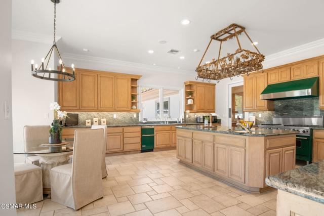 13550 Andalusia Drive, Santa Rosa CA: https://media.crmls.org/mediaz/4cadb840-278c-49ab-afa3-fb33ff802df4.jpg