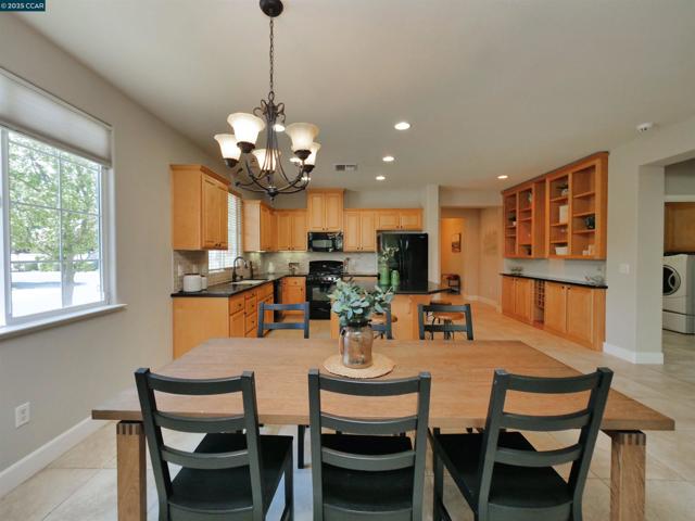 335 Suez Canal Lane, Sacramento CA: https://media.crmls.org/mediaz/4cae030d-be6a-4470-ae93-d159cdc1982d.jpg