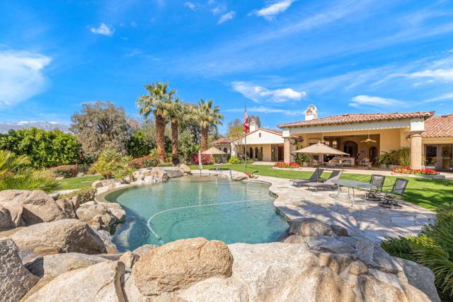 4 Terra Vista Court, Rancho Mirage CA: https://media.crmls.org/mediaz/4caf06bb-8fa6-44c6-ad10-b340c6239261.jpg