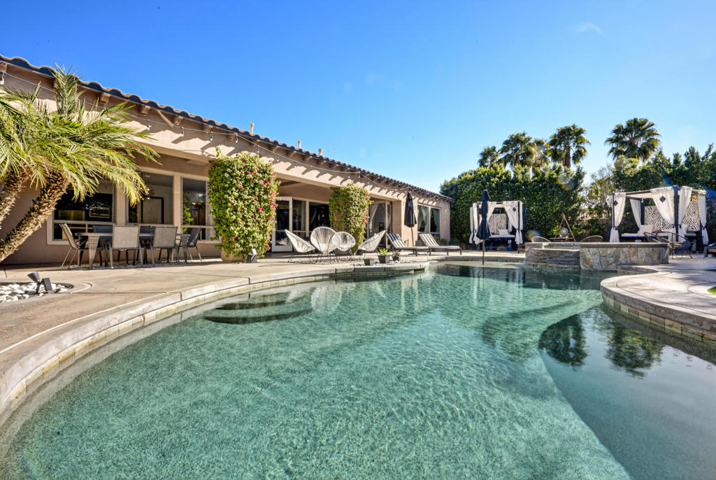 48789 Cascade Street