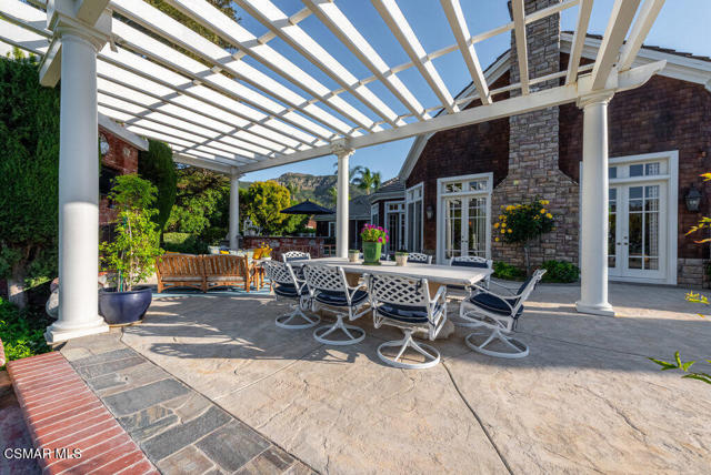 1816 Brittany Park Road, Camarillo CA: https://media.crmls.org/mediaz/4caf9789-e5c7-45ba-acf0-62679619cc33.jpg