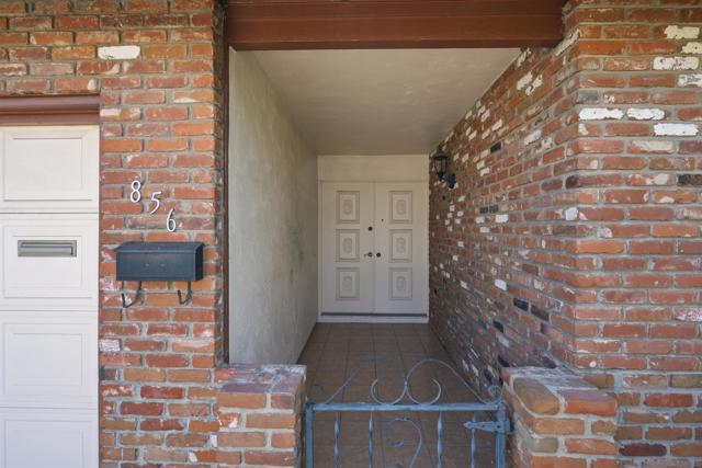856 Orchid Way, San Diego CA: https://media.crmls.org/mediaz/4cafc3e0-3ba2-4b37-b6c0-9bf89ea5c28d.jpg