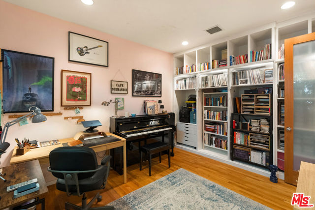 4 Bed Home for Sale in Venice, California