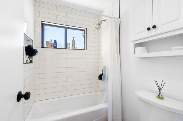 Detail Gallery Image 13 of 22 For 9411 Lake Murray Blvd #B,  San Diego,  CA 92119 - 3 Beds | 2/1 Baths