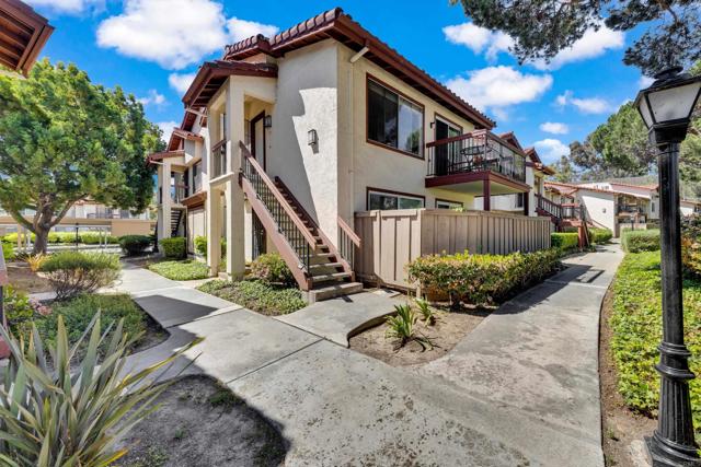 4040 Porte La Paz, San Diego CA: https://media.crmls.org/mediaz/4cb0cbf8-70e7-495f-9481-00c4e7d2d45d.jpg