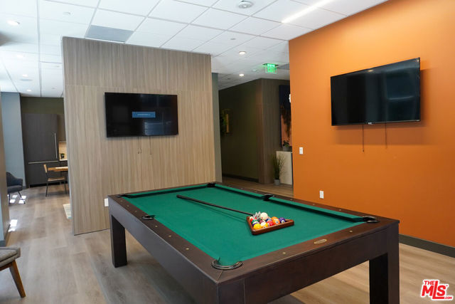 520 N Central Avenue, Glendale CA: https://media.crmls.org/mediaz/4cb10616-8508-4ec2-b9c4-d996da610530.jpg