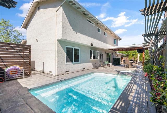 670 Roble Drive, Morgan Hill CA: https://media.crmls.org/mediaz/4cb12455-7db9-463c-b011-192925cbcc5e.jpg