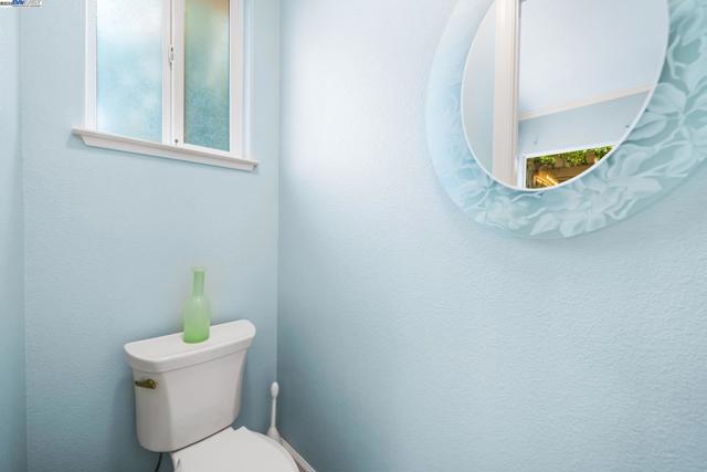 444 Cabonia Ct, Pleasanton CA: https://media.crmls.org/mediaz/4cb1abb9-0178-4bcf-85db-f9fad6f291a5.jpg