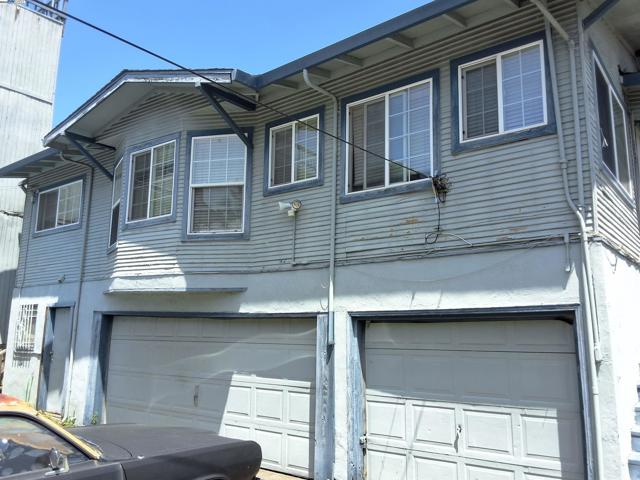 3020 E 19th st, Oakland CA: https://media.crmls.org/mediaz/4cb1ae81-b12f-4c9c-8afc-c8e98293063a.jpg
