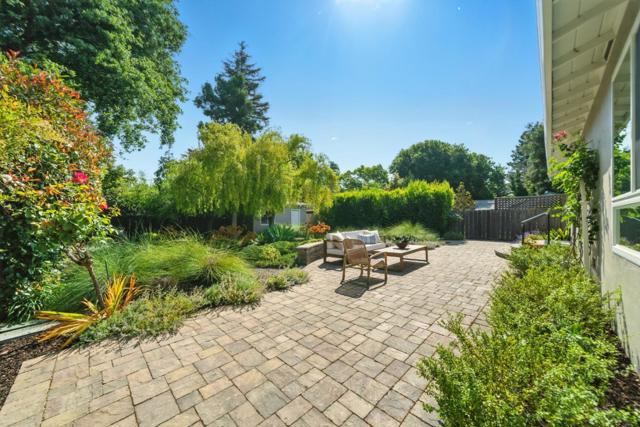 263 W Oakwood Boulevard, Redwood City CA: https://media.crmls.org/mediaz/4cb23af8-75ec-4ce1-a3b7-a8c47adbe0cb.jpg