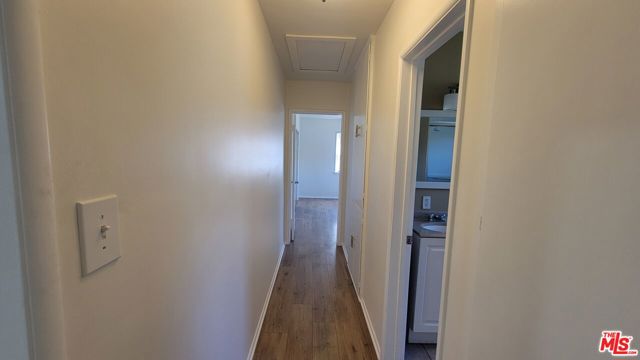 7465 N Forbes Avenue, Lake Balboa CA: https://media.crmls.org/mediaz/4cb24c04-e6fb-43b5-be2c-ebcc6471134e.jpg