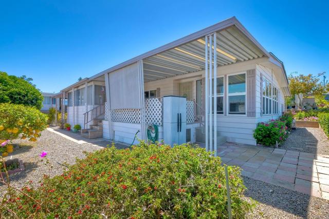 1175 La Moree Rd, San Marcos CA: https://media.crmls.org/mediaz/4cb25ca0-a4f0-4254-b798-dddda766f487.jpg
