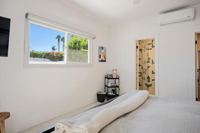 Image 39 of 58 For 75475 Desert Park Drive