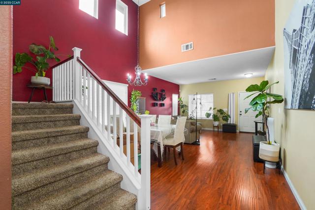 115 Montevino Ct, Oakley CA: https://media.crmls.org/mediaz/4cb2cd6c-18d3-4ef1-b21c-cc22377896c4.jpg
