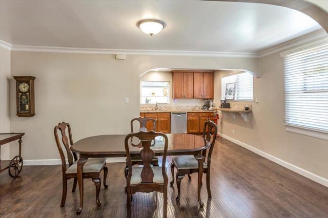 1176 Valota Road, Redwood City CA: https://media.crmls.org/mediaz/4cb34ade-02f6-4493-8ffe-b0e2ab724df3.jpg