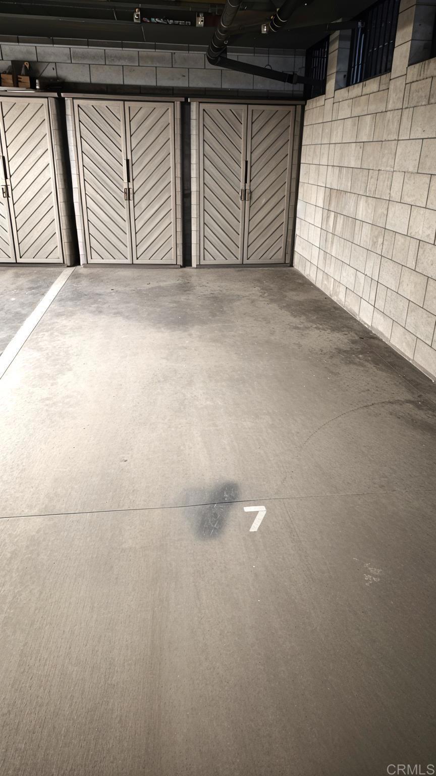 https://media.crmls.org/mediaz/4cb35480-45eb-4351-8b2e-9168fde864d4.jpg?preset=X-Large
