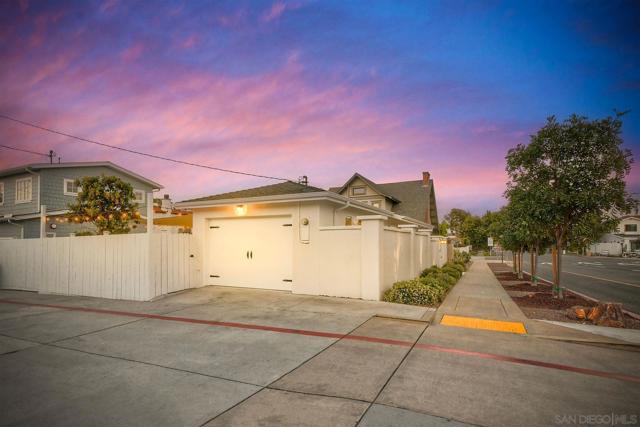 1221 4th St, San Diego CA: https://media.crmls.org/mediaz/4cb38ce5-d5a5-4e7d-869c-f2d652ad87f1.jpg