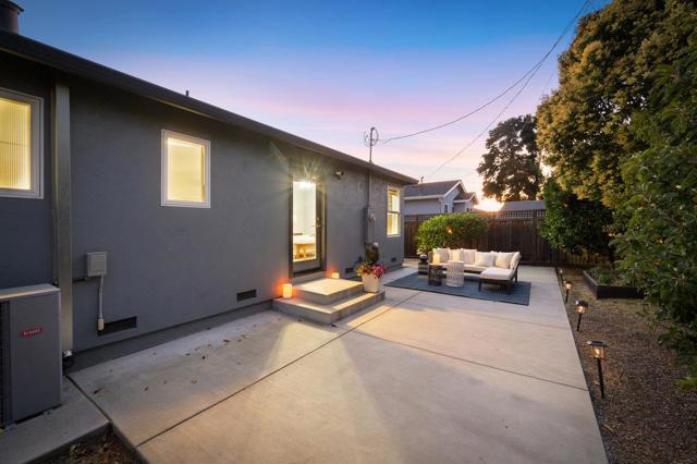 3813 Pasadena Drive, San Mateo CA: https://media.crmls.org/mediaz/4cb49833-2c02-426f-8302-ffb604408dc3.jpg